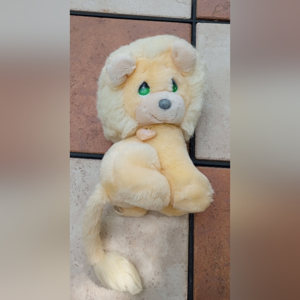 Precious Moments Vintage Applause Plush Leon Lion 1985 Yellow Stuffed Toy 10in